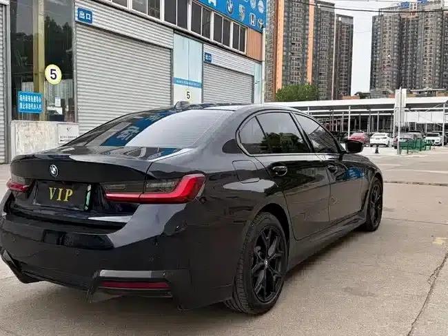 BMW i3 2023 eDrive 40 L Shadow Sport Package — миниатюра 14