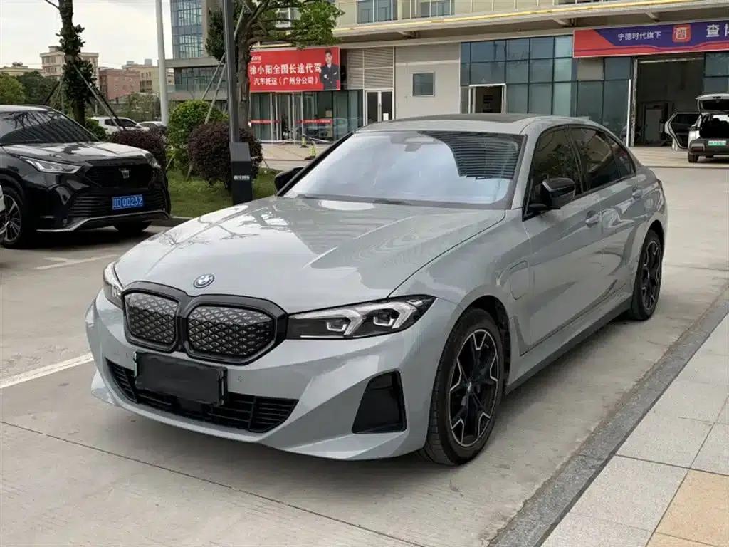 BMW i3 2025 eDrive 40 L Shadow Edition — миниатюра 1