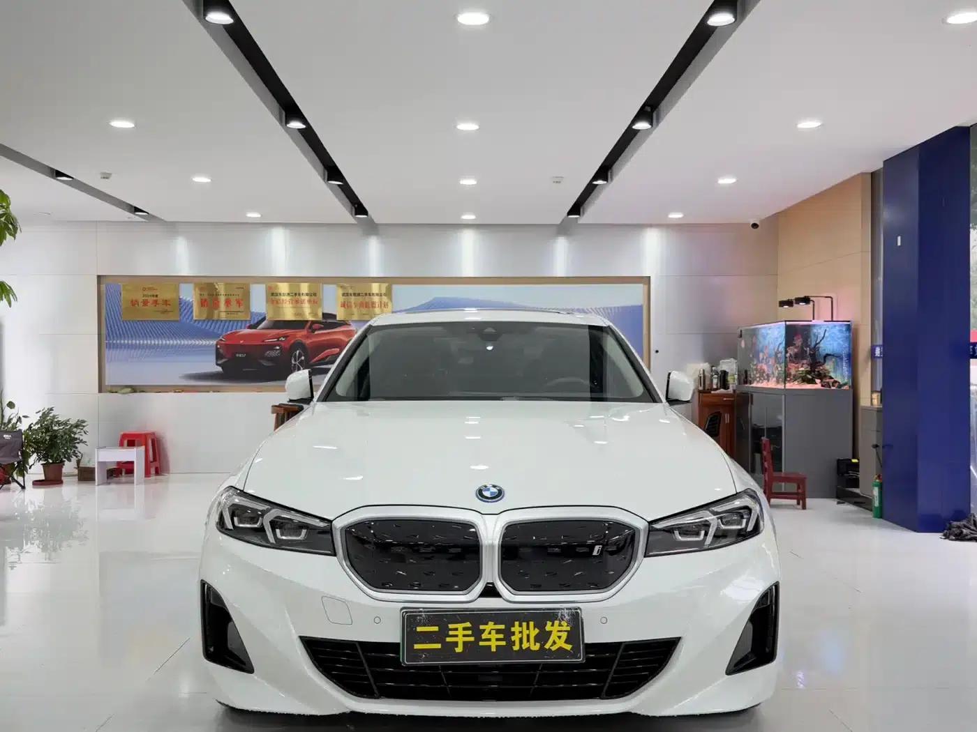 BMW i3 2024 eDrive 35L — миниатюра 2