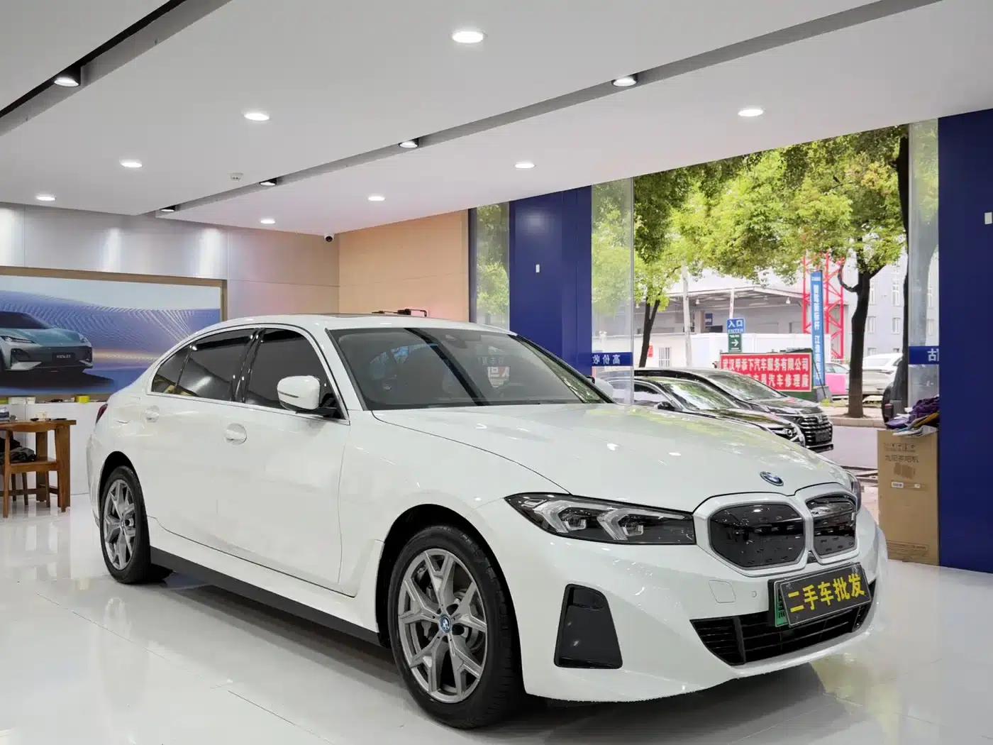 BMW i3 2024 eDrive 35L — миниатюра 3