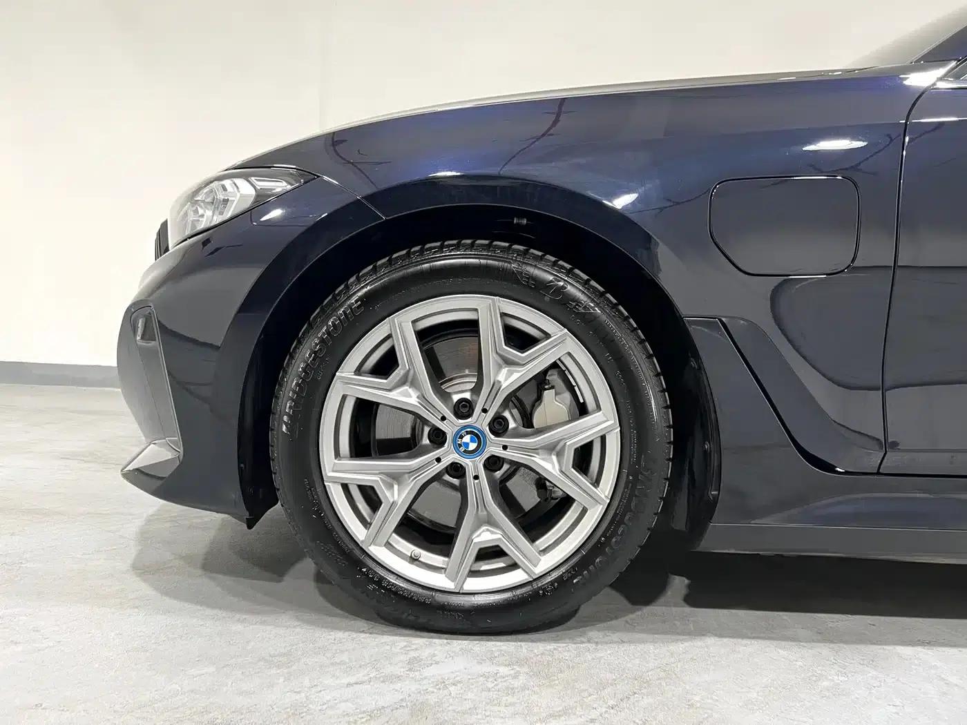 BMW i3 2022 eDrive 35L — миниатюра 4