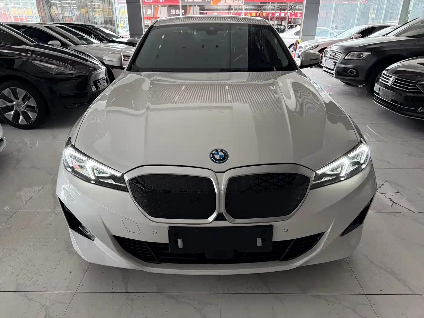 BMW i3 2025 eDrive 35 L — миниатюра 2