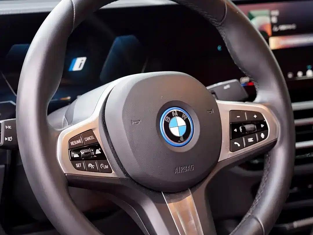BMW i3 2024 eDrive 40 L Shadow Sport Package — миниатюра 6