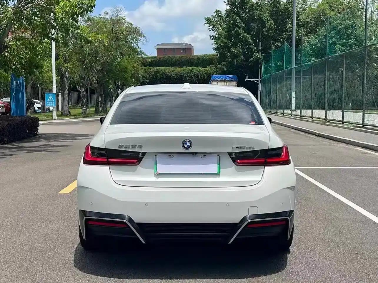 BMW i3 2023 eDrive 40 L Shadow Edition — миниатюра 5