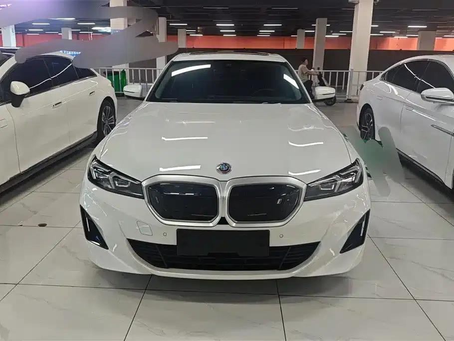 BMW i3 2024 eDrive 35L — миниатюра 2