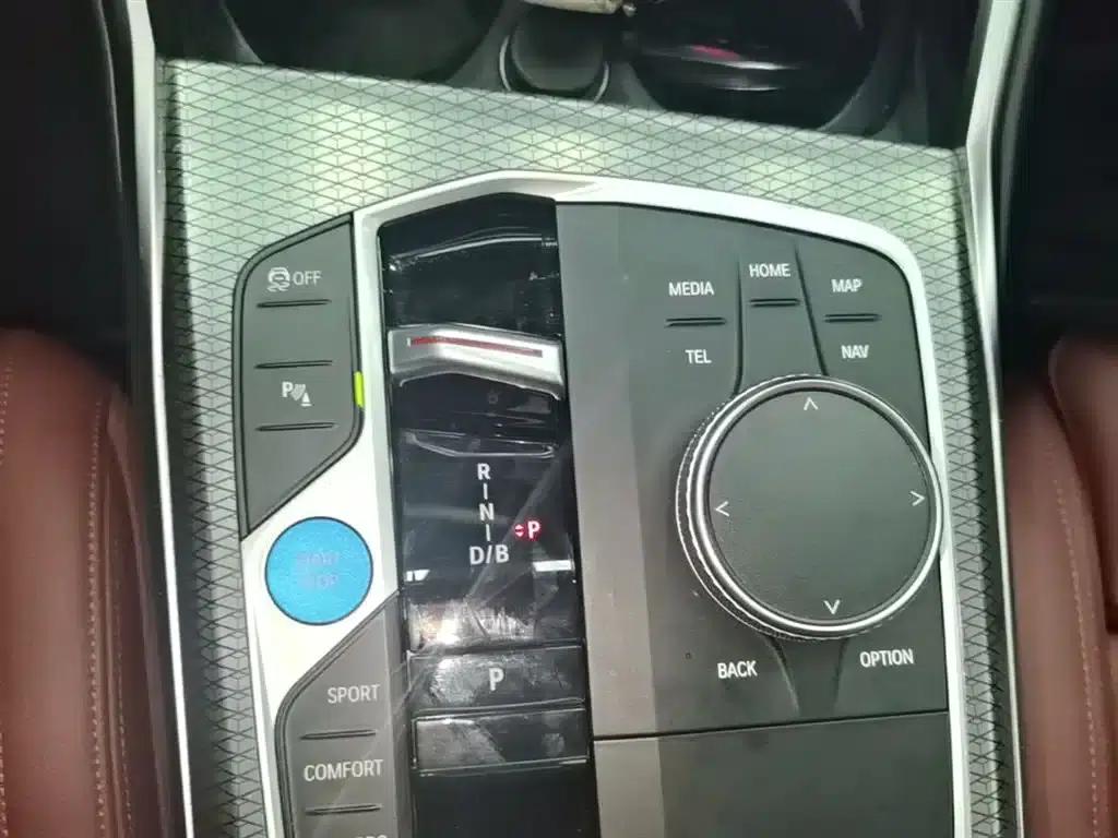 BMW i3 2023 eDrive 40 L Shadow Edition — миниатюра 14