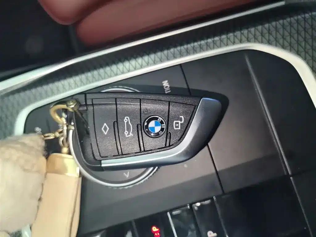 BMW i3 2023 eDrive 40 L Shadow Edition — миниатюра 9