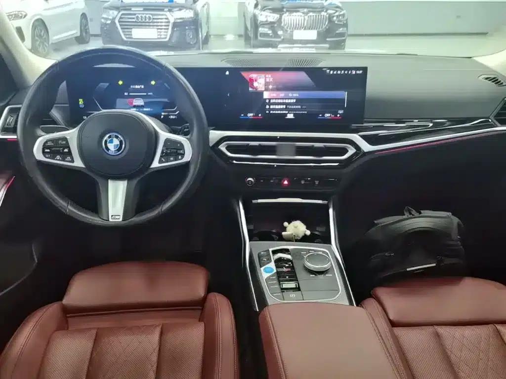BMW i3 2023 eDrive 40 L Shadow Edition — миниатюра 10