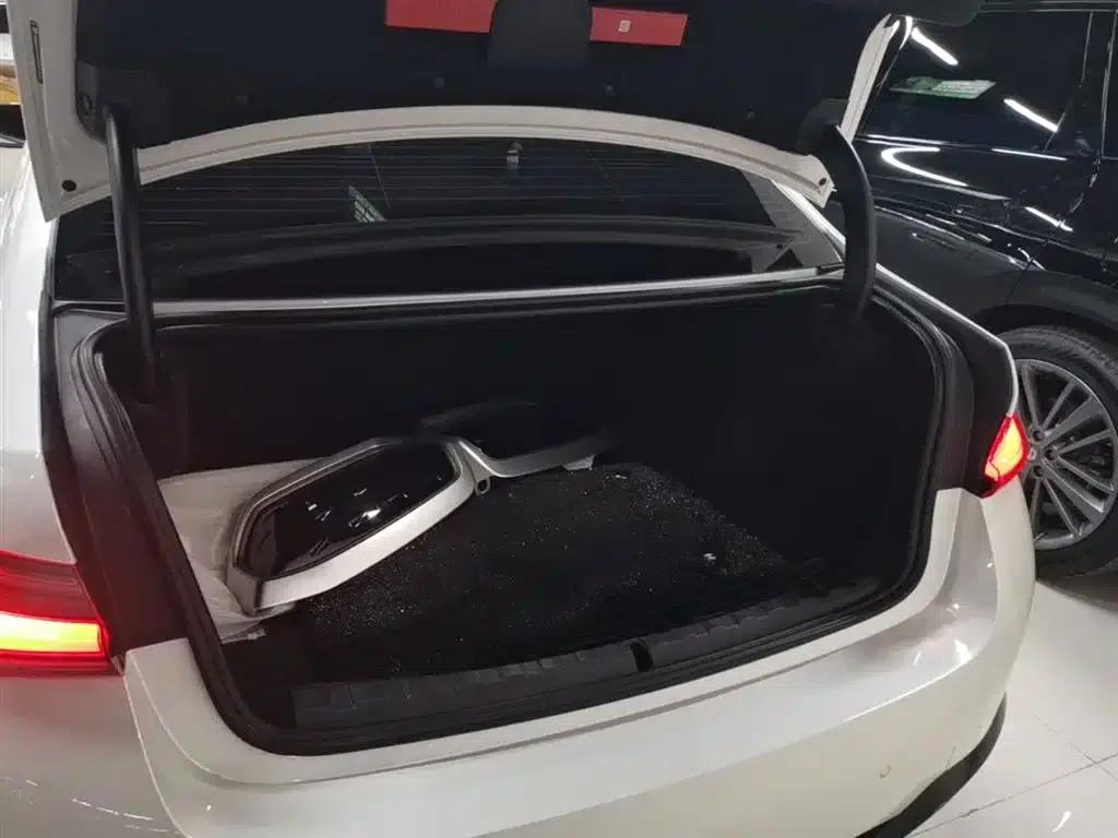 BMW i3 2024 eDrive 35L — миниатюра 19