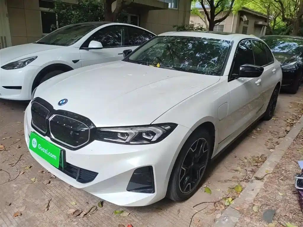 BMW i3 2023 eDrive 40 L Shadow Edition — миниатюра 2