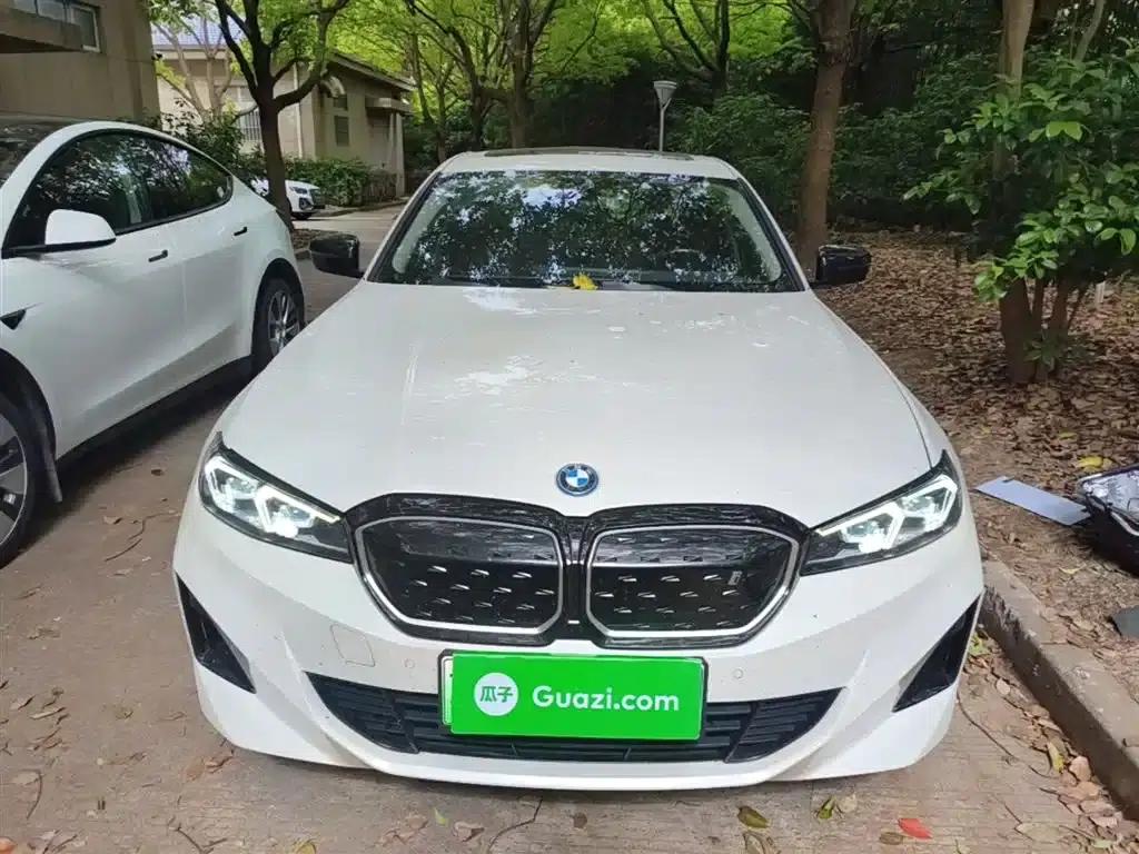 BMW i3 2023 eDrive 40 L Shadow Edition — миниатюра 3