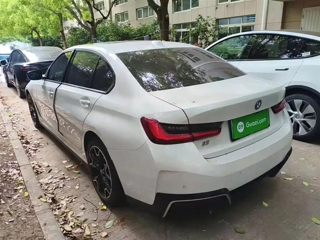 BMW i3 2023 eDrive 40 L Shadow Edition — миниатюра 5
