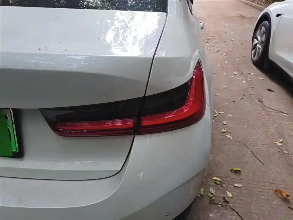 BMW i3 2023 eDrive 40 L Shadow Edition — миниатюра 8