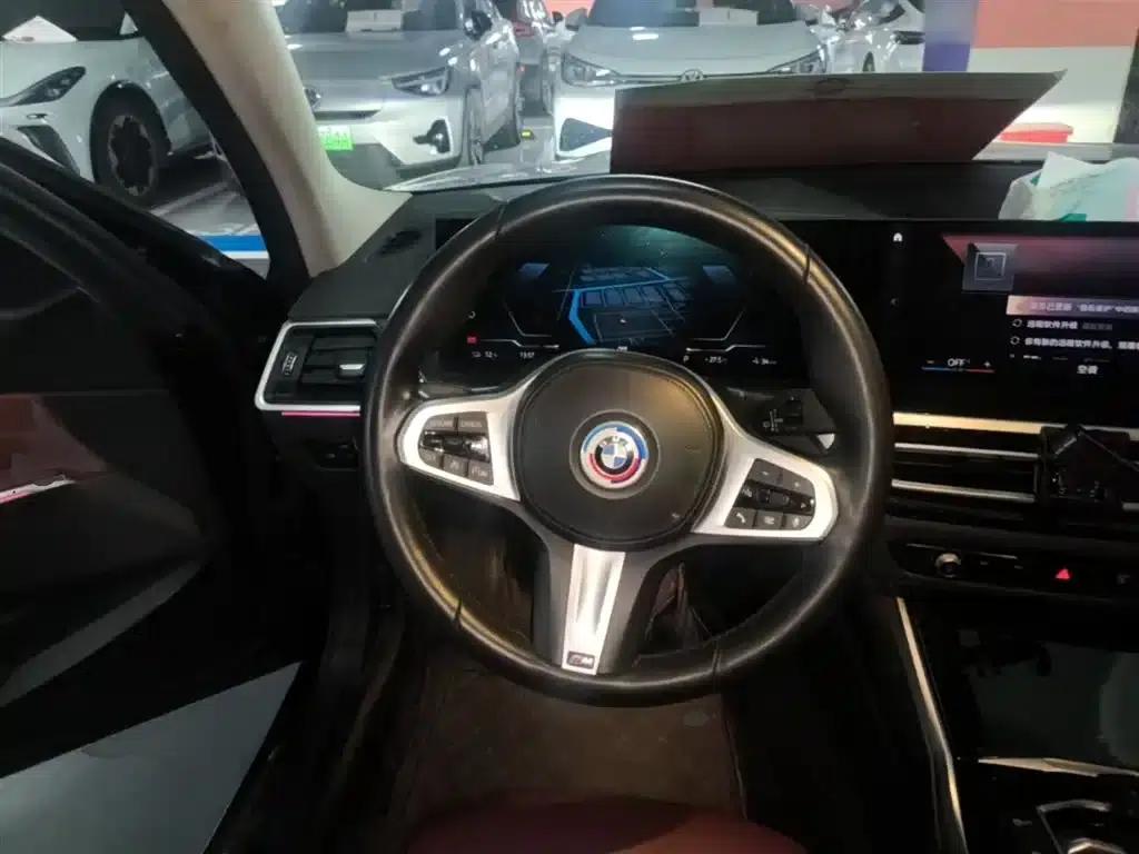 BMW i3 2022 eDrive 35L — миниатюра 11