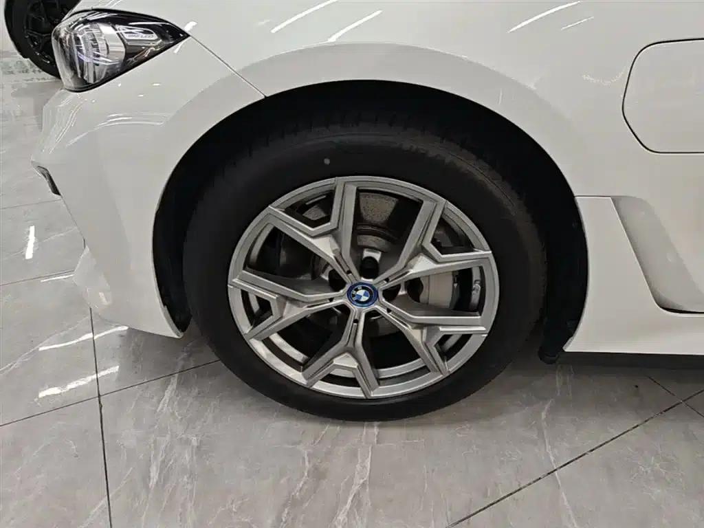 BMW i3 2024 eDrive 35L — миниатюра 23