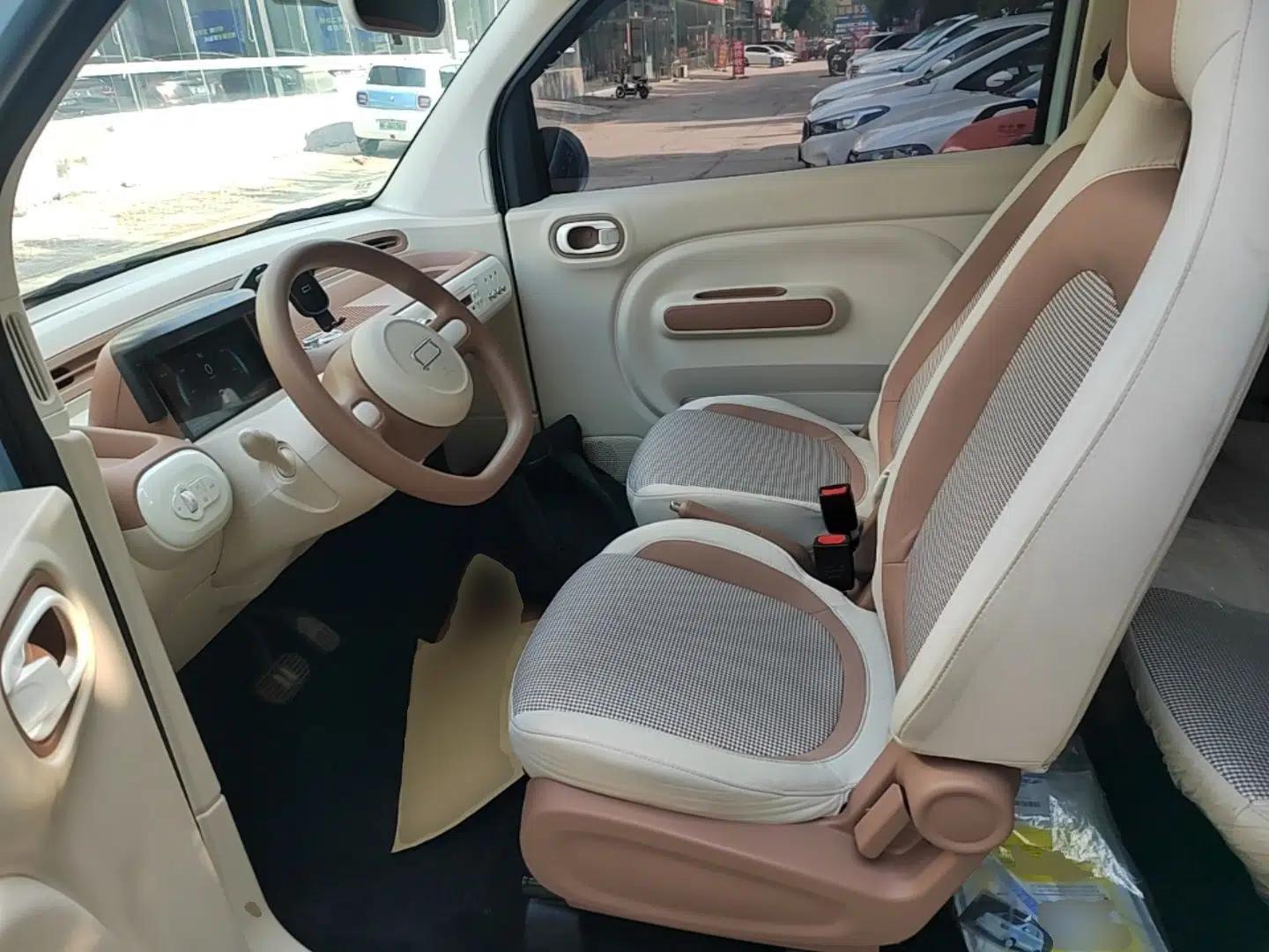 Bestune Pony 2025 222km Range Linglong Horse — миниатюра 18
