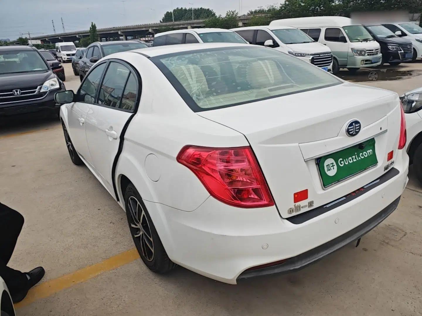 Bestune B50 2013 1.6L manual Comfort trim level — миниатюра 4