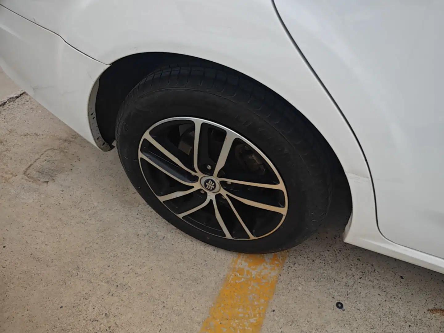 Bestune B50 2013 1.6L manual Comfort trim level — миниатюра 10