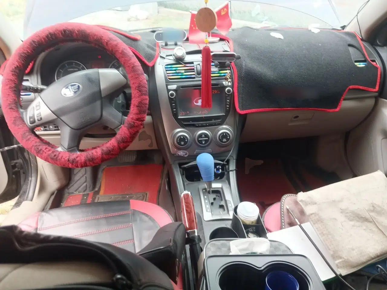 Bestune B50 2011 1.6L Automatic Fashion Model — миниатюра 10