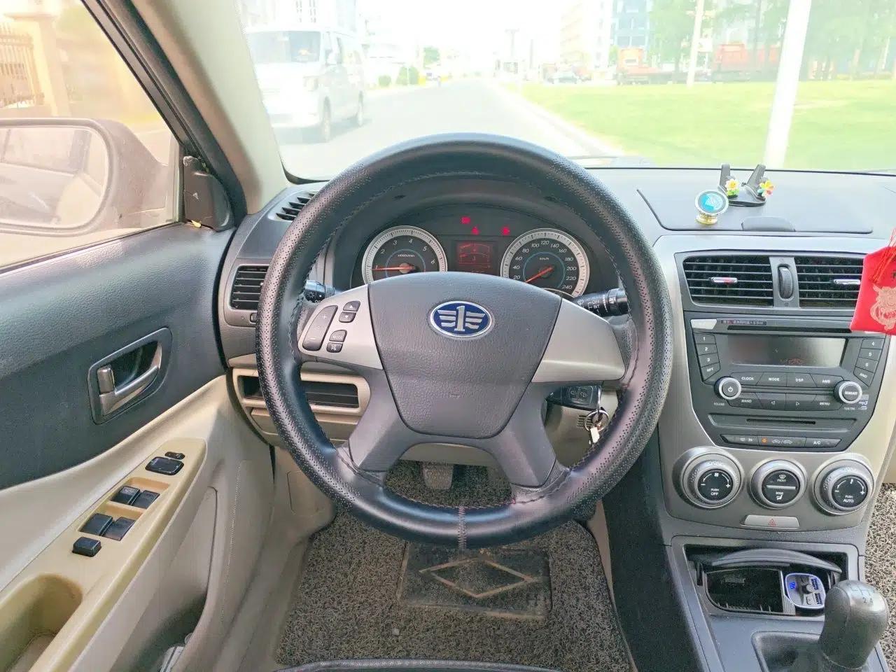 Bestune B50 2012 1.6L manual fashion version — миниатюра 11