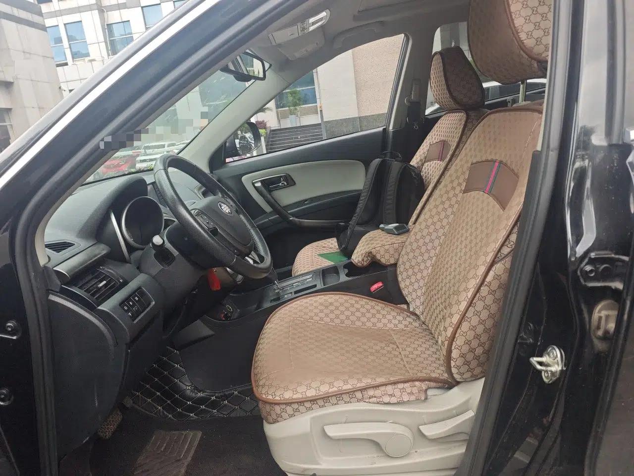 Bestune X80 2016 2.0L automatic Comfort trim level — миниатюра 16