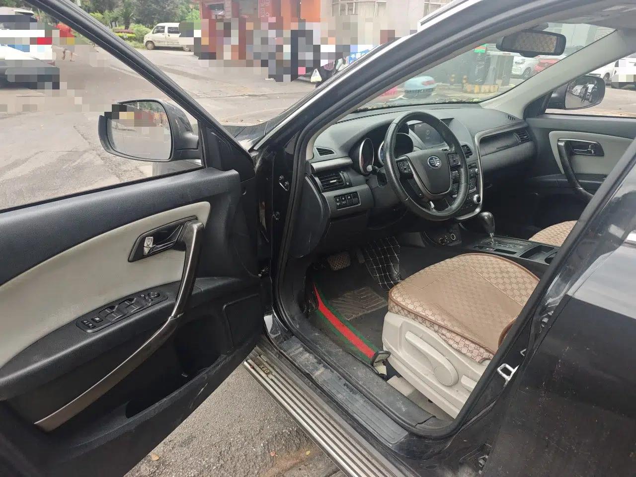 Bestune X80 2016 2.0L automatic Comfort trim level — миниатюра 17