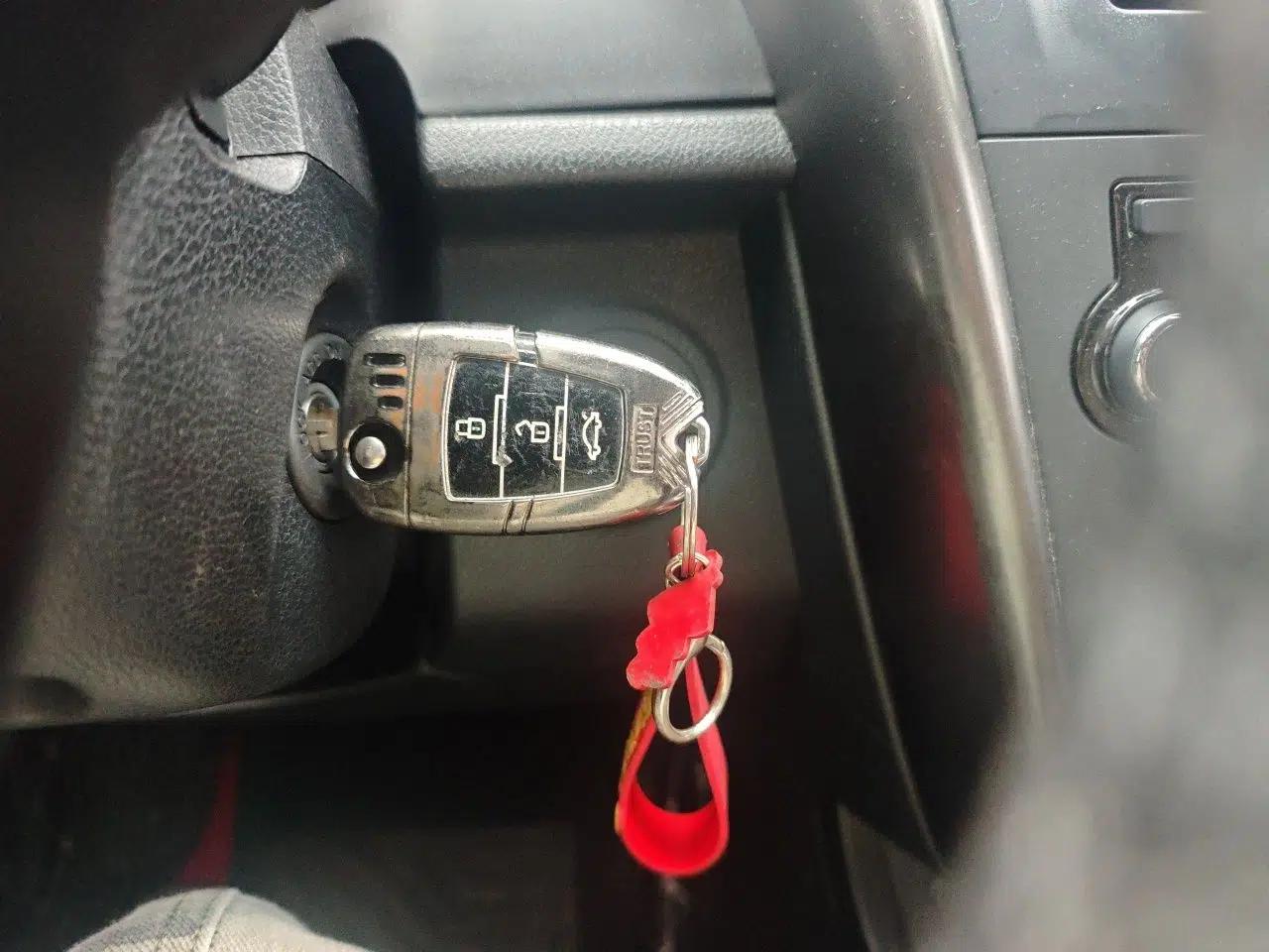 Bestune X80 2016 2.0L automatic Comfort trim level — миниатюра 9