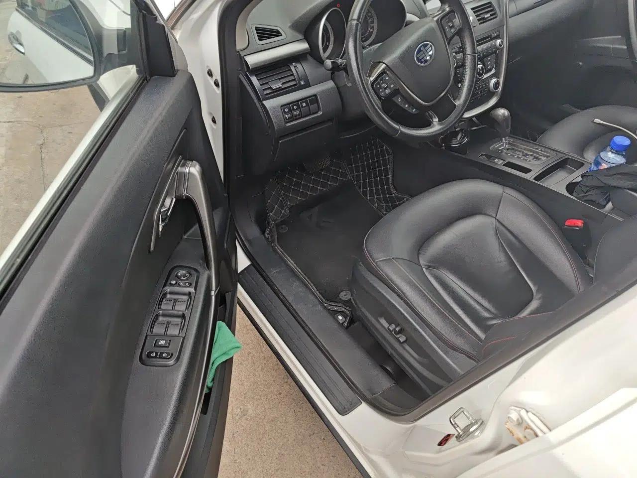 Bestune X80 2015 2.0L automatic luxury version — миниатюра 17