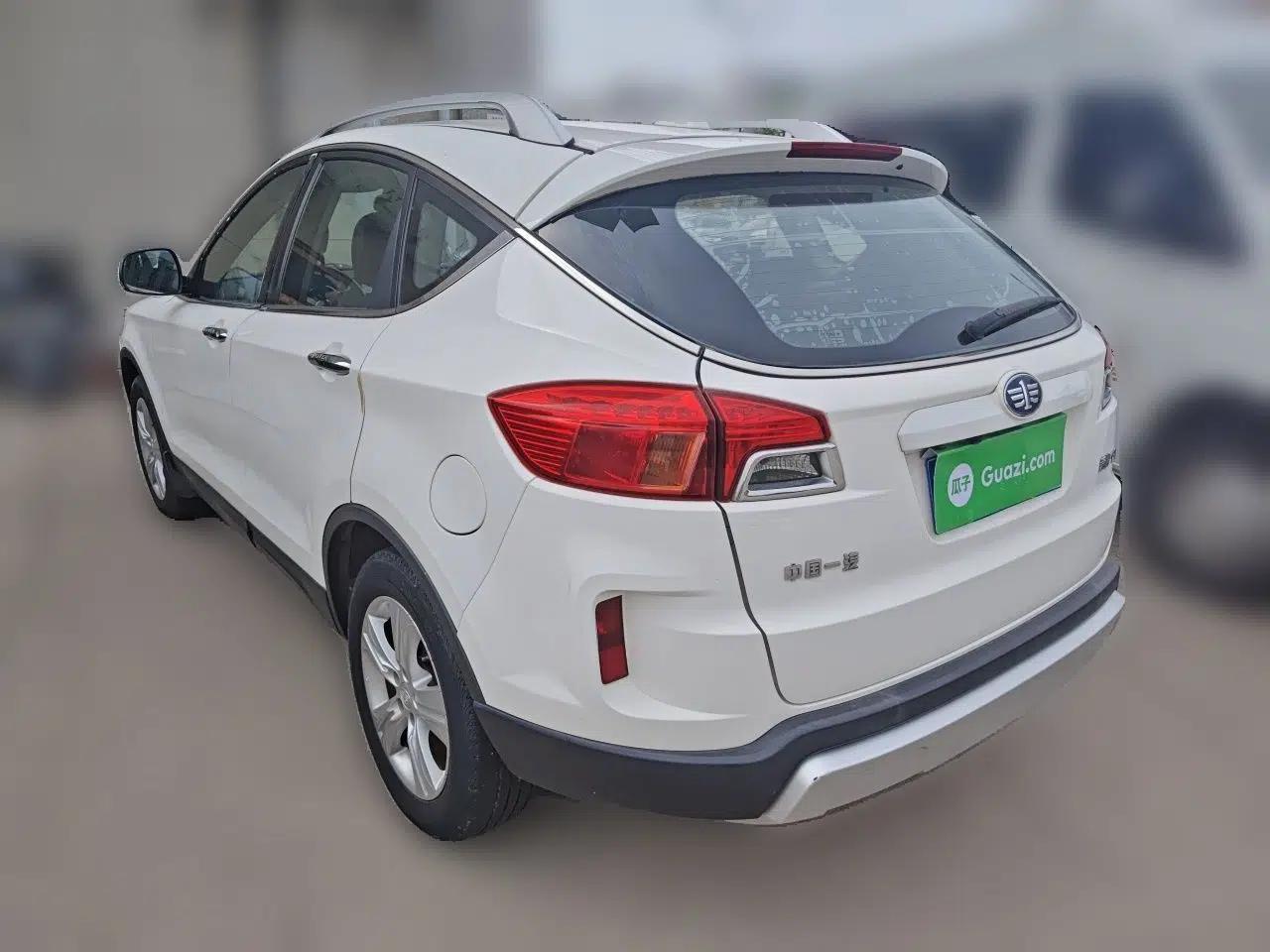 Bestune X80 2015 2.0L automatic luxury version — миниатюра 4