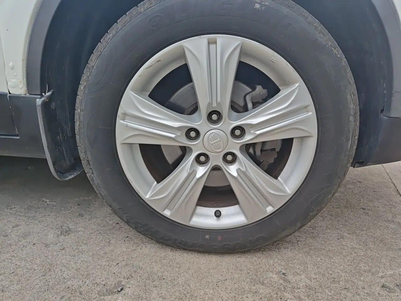 Bestune X80 2015 2.0L automatic luxury version — миниатюра 8