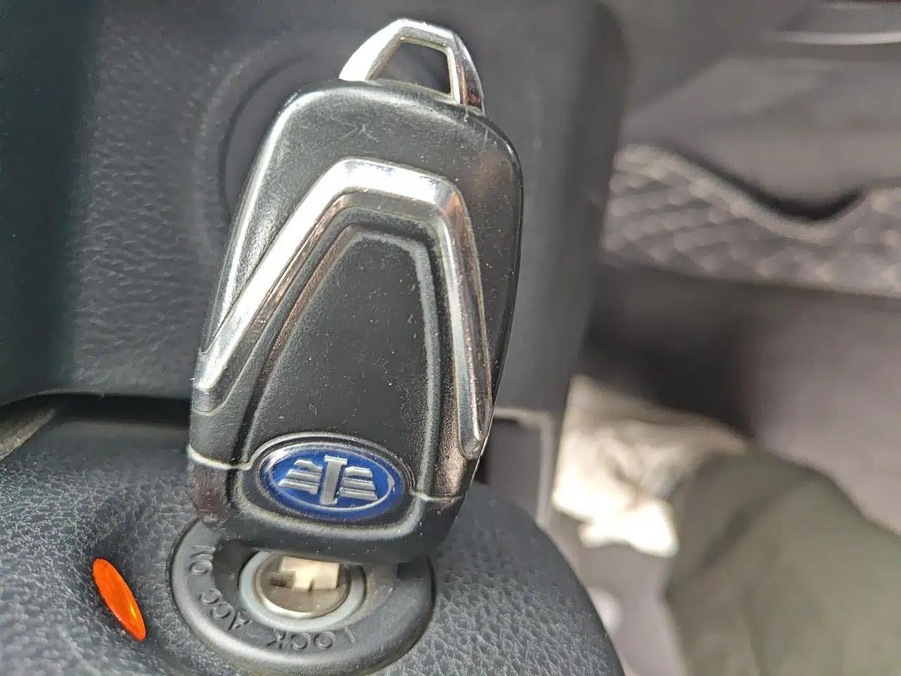 Bestune X80 2015 2.0L automatic luxury version — миниатюра 9