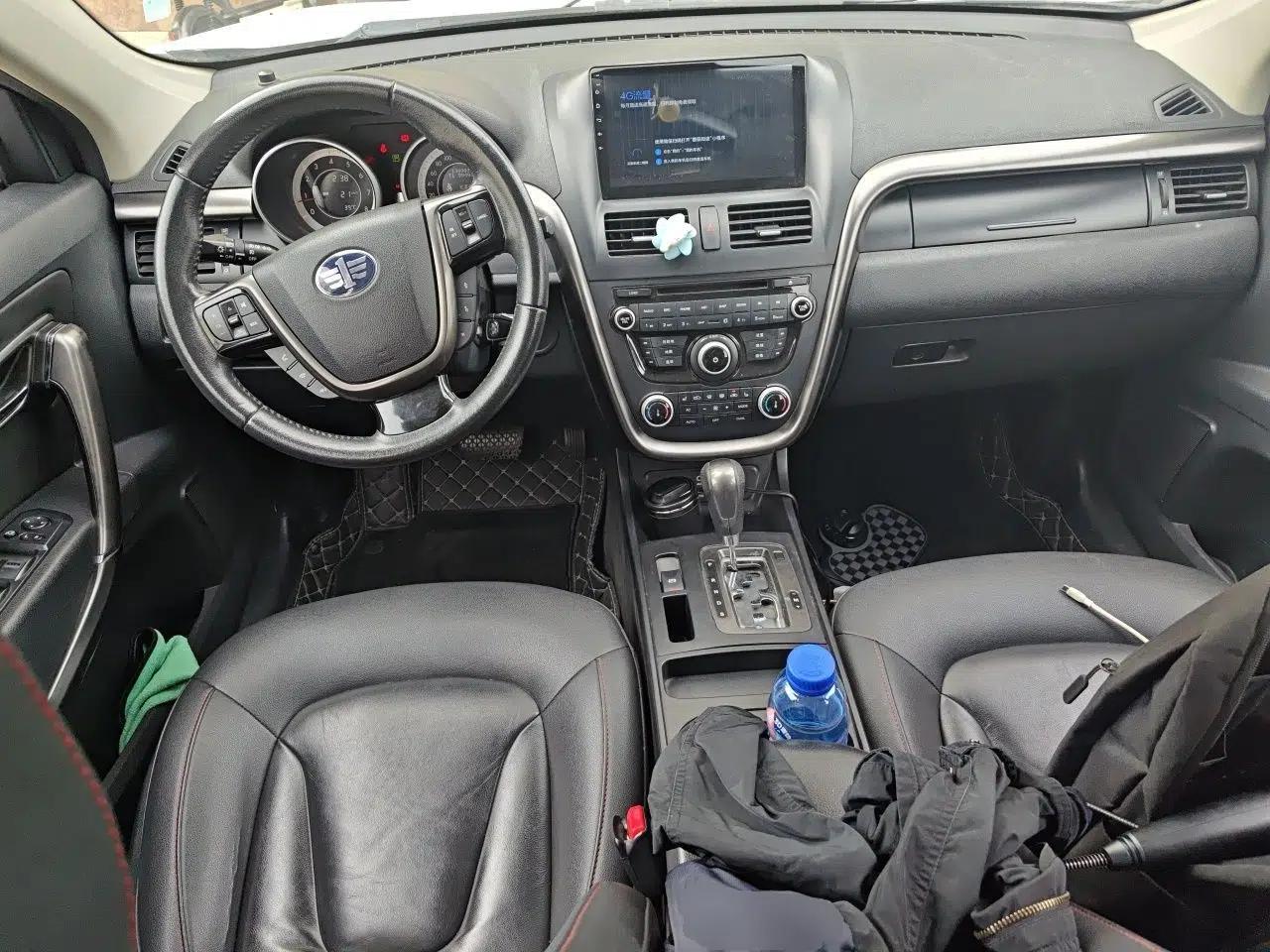 Bestune X80 2015 2.0L automatic luxury version — миниатюра 10