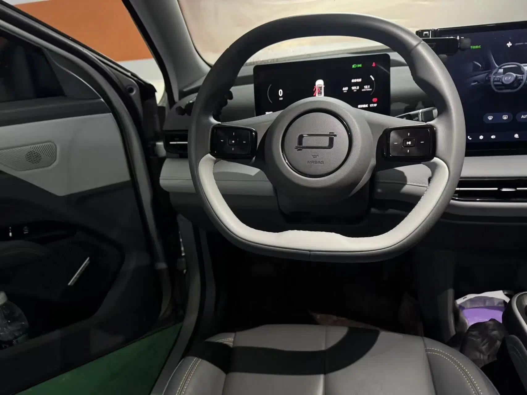 Bestune Yueyi 03 2025 565km Enjoy Edition — миниатюра 11