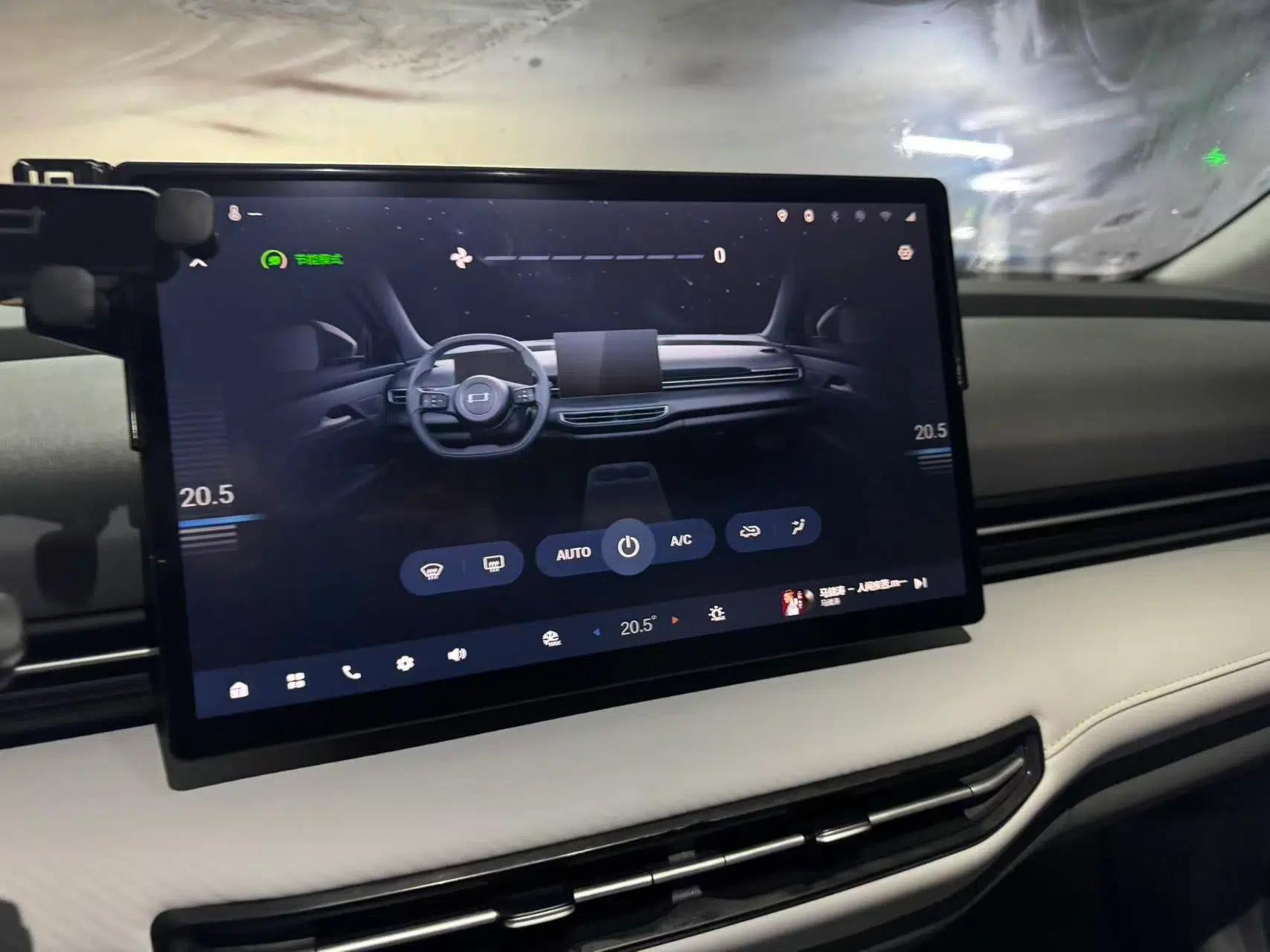 Bestune Yueyi 03 2025 565km Enjoy Edition — миниатюра 14