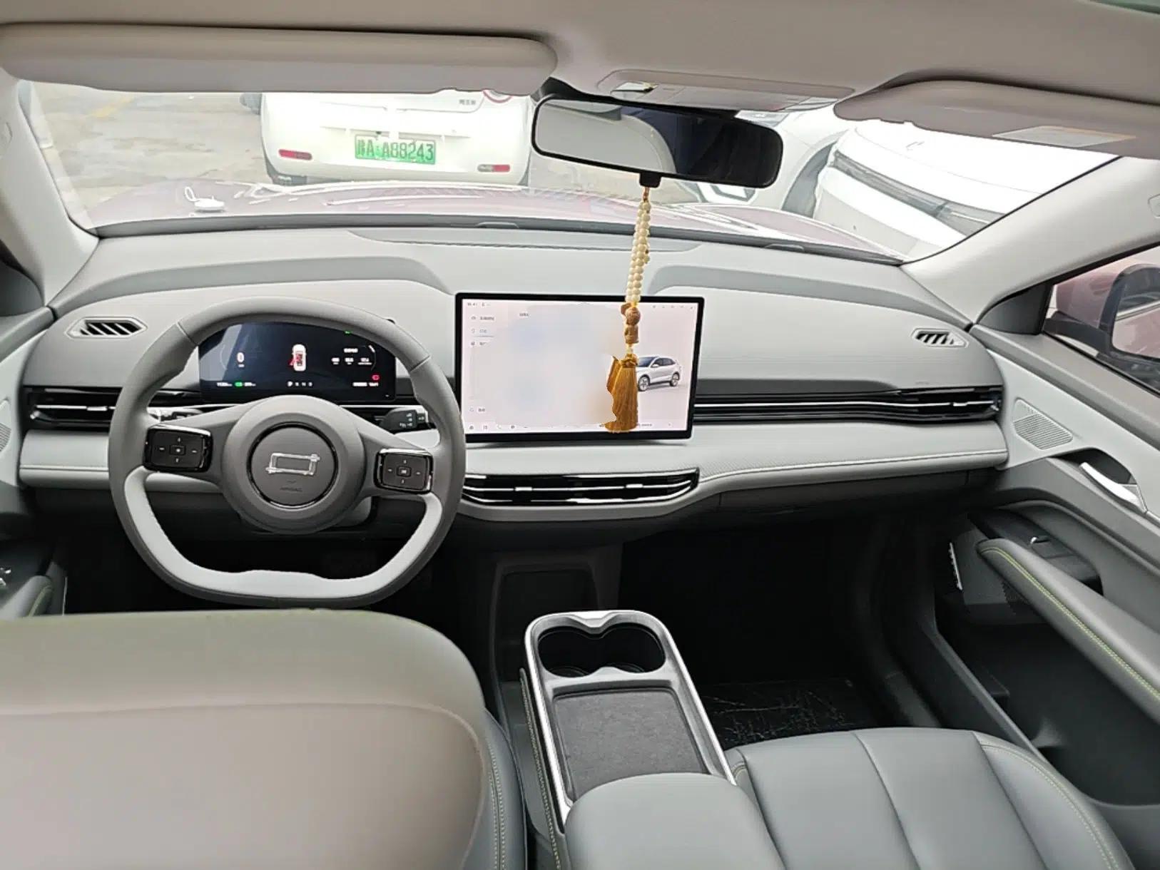 Bestune Yueyi 03 2025 445km Joyful Edition — миниатюра 13