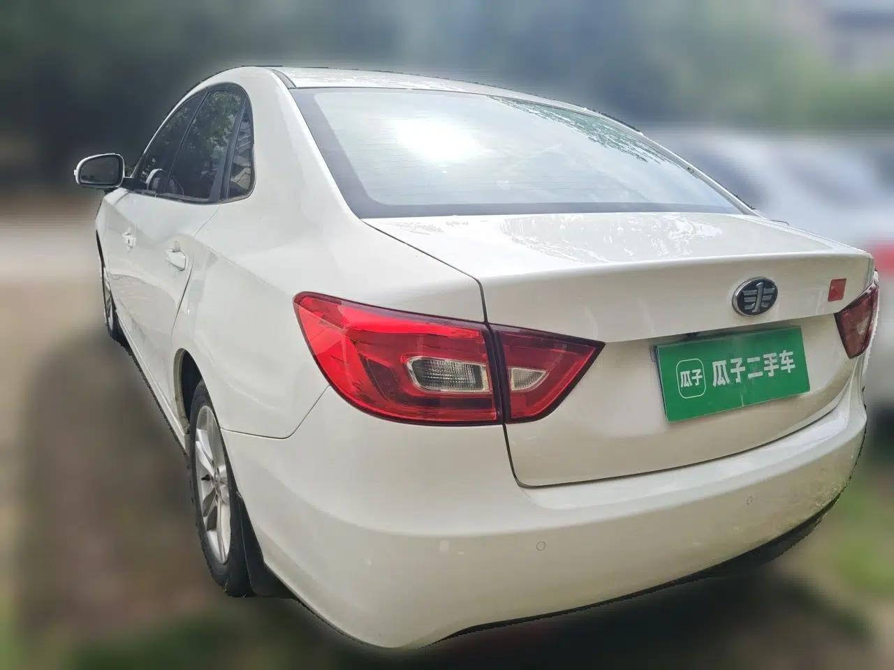 Bestune B30 2016 1.6L Automatic Luxury Model — миниатюра 4