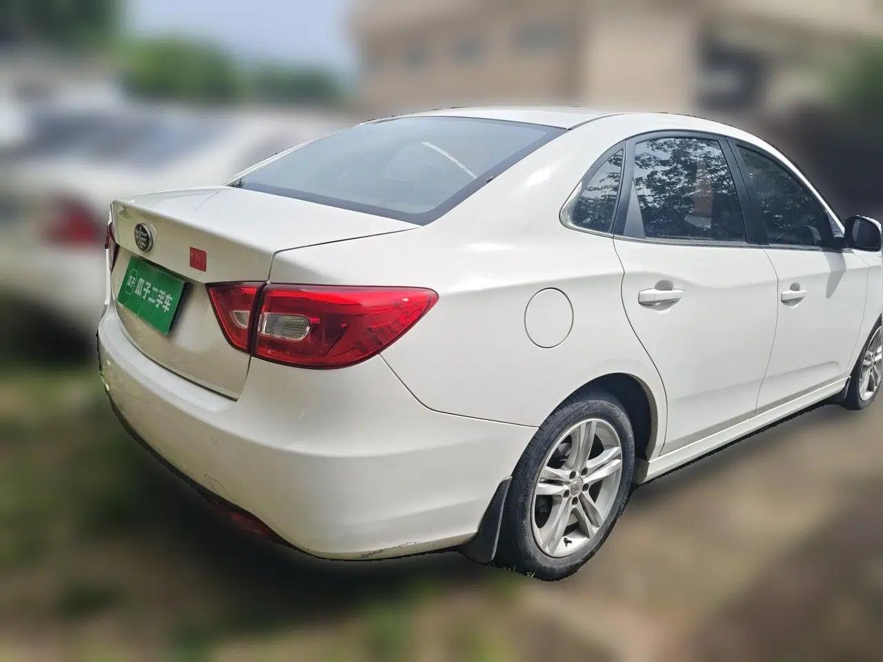 Bestune B30 2016 1.6L Automatic Luxury Model — миниатюра 6