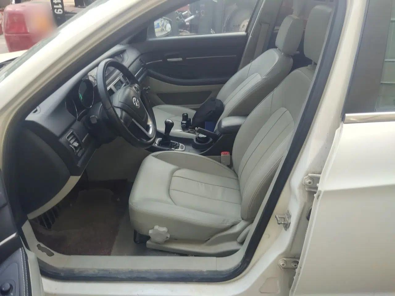 BAIC Senova D50 2016 1.5L Manual Elite Edition — миниатюра 16