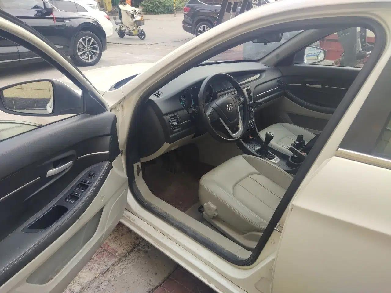 BAIC Senova D50 2016 1.5L Manual Elite Edition — миниатюра 17