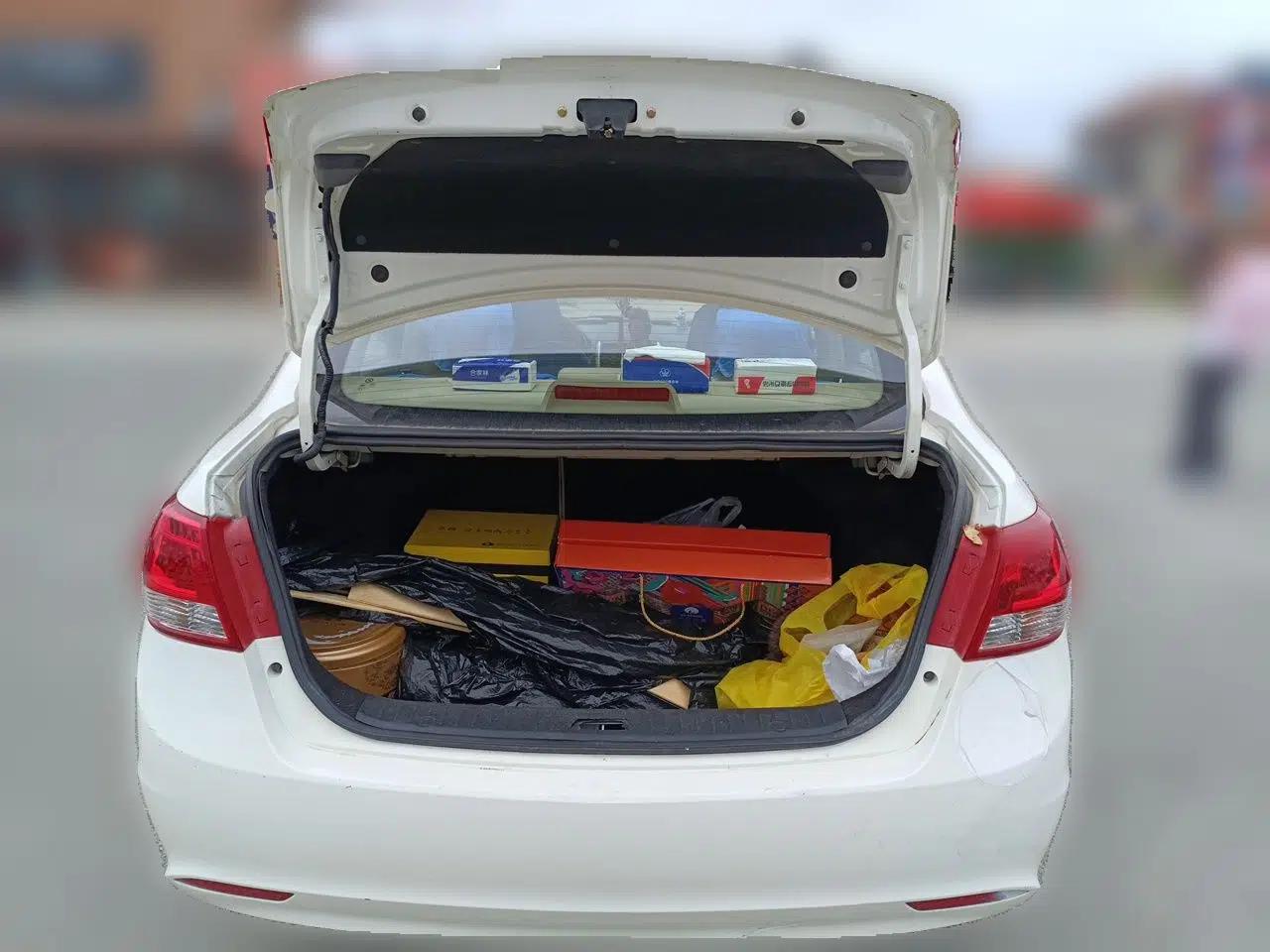 BAIC E Series 2013 Sedan 1.5L Manual Lotte Edition — миниатюра 20