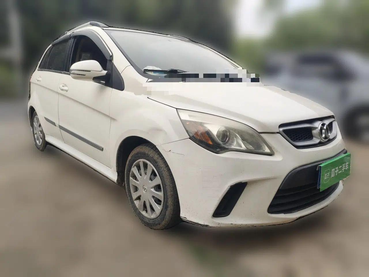 BAIC Senova D20 2015 Hatchback 1.3L Manual Leisure Edition — миниатюра 3