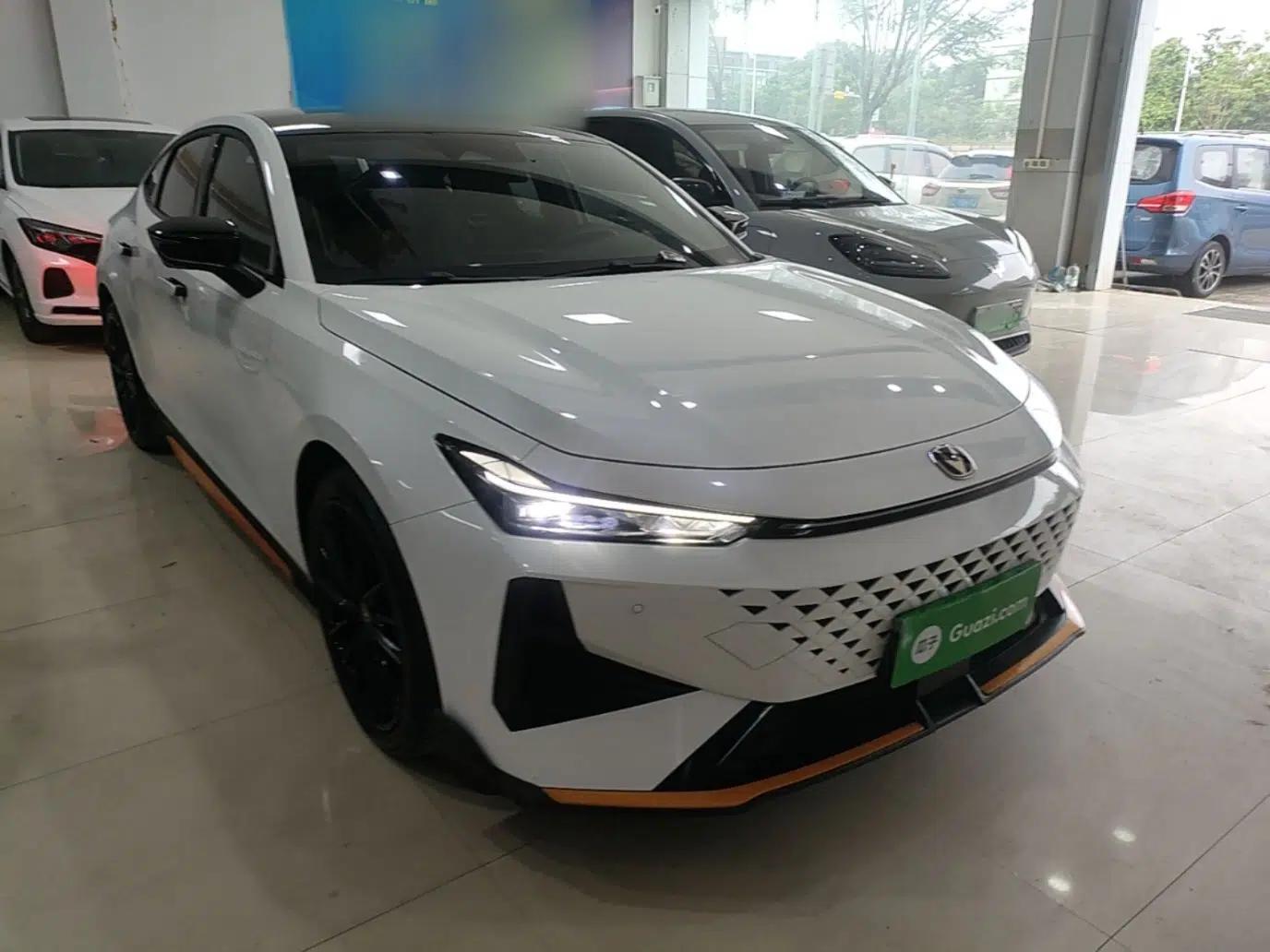 CHANGAN UNI-V 2024 1.5T Prestige Sport Edition — миниатюра 3