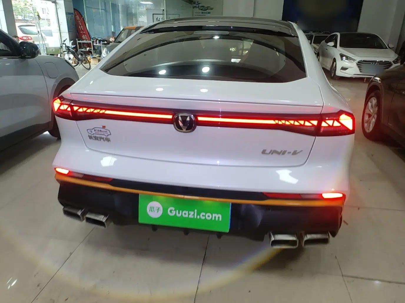 CHANGAN UNI-V 2024 1.5T Prestige Sport Edition — миниатюра 5