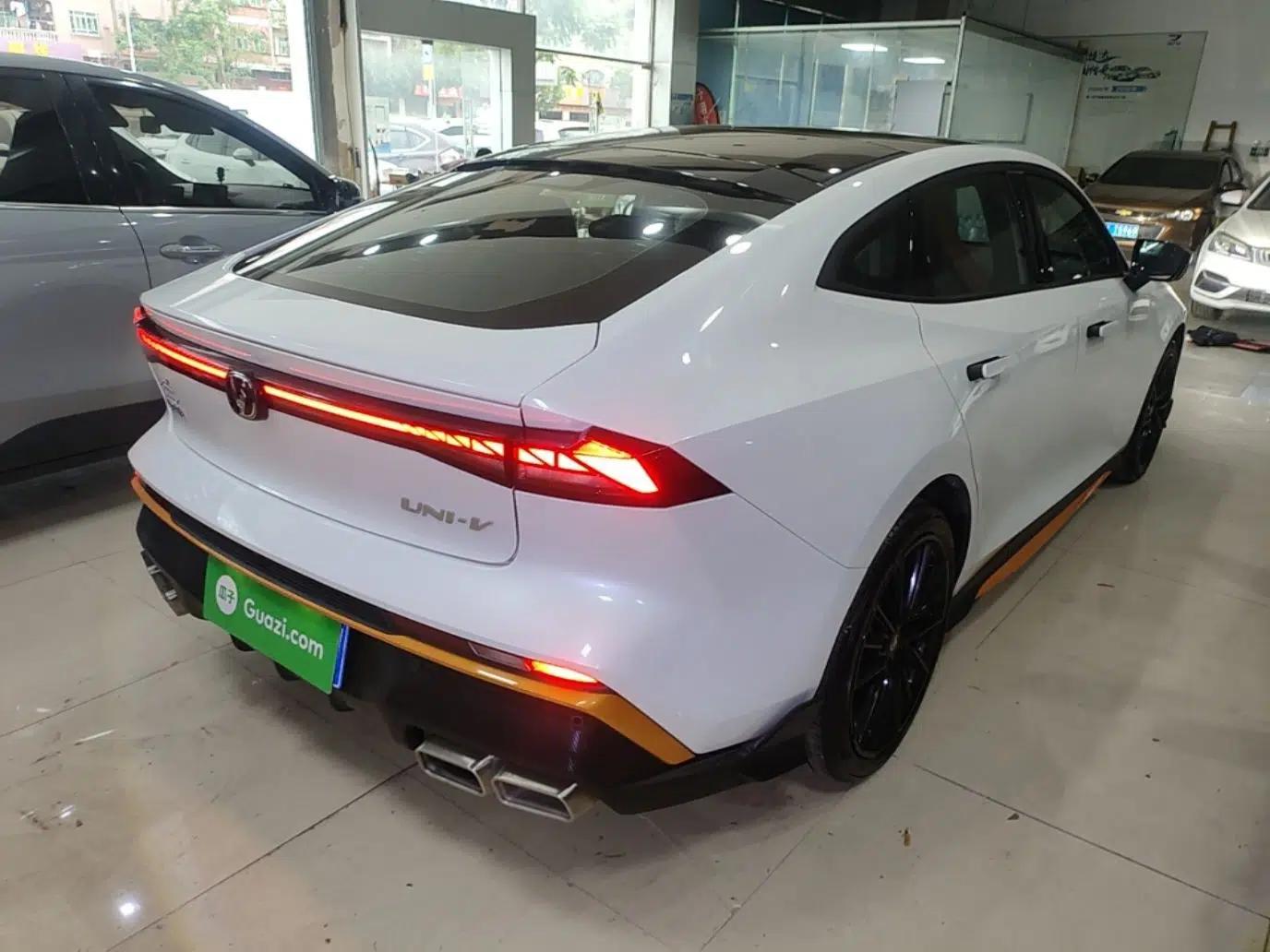 CHANGAN UNI-V 2024 1.5T Prestige Sport Edition — миниатюра 6