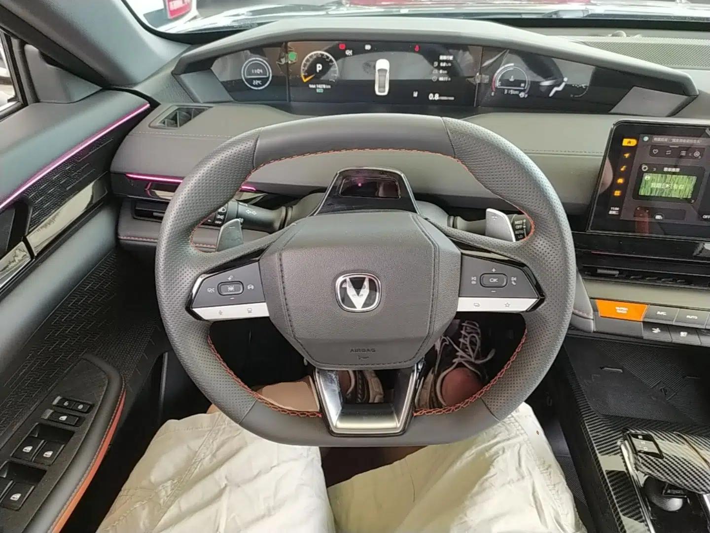 CHANGAN UNI-V 2023 1.5T Prestige Model — миниатюра 14