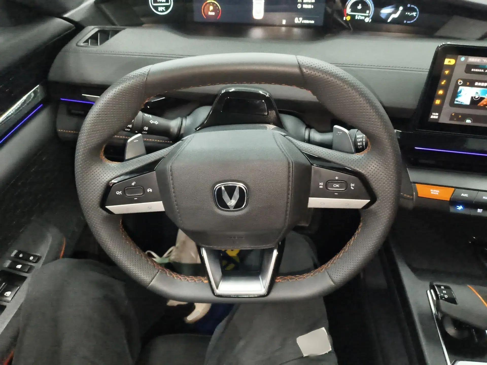 CHANGAN UNI-V 2022 1.5T Sport Edition — миниатюра 13