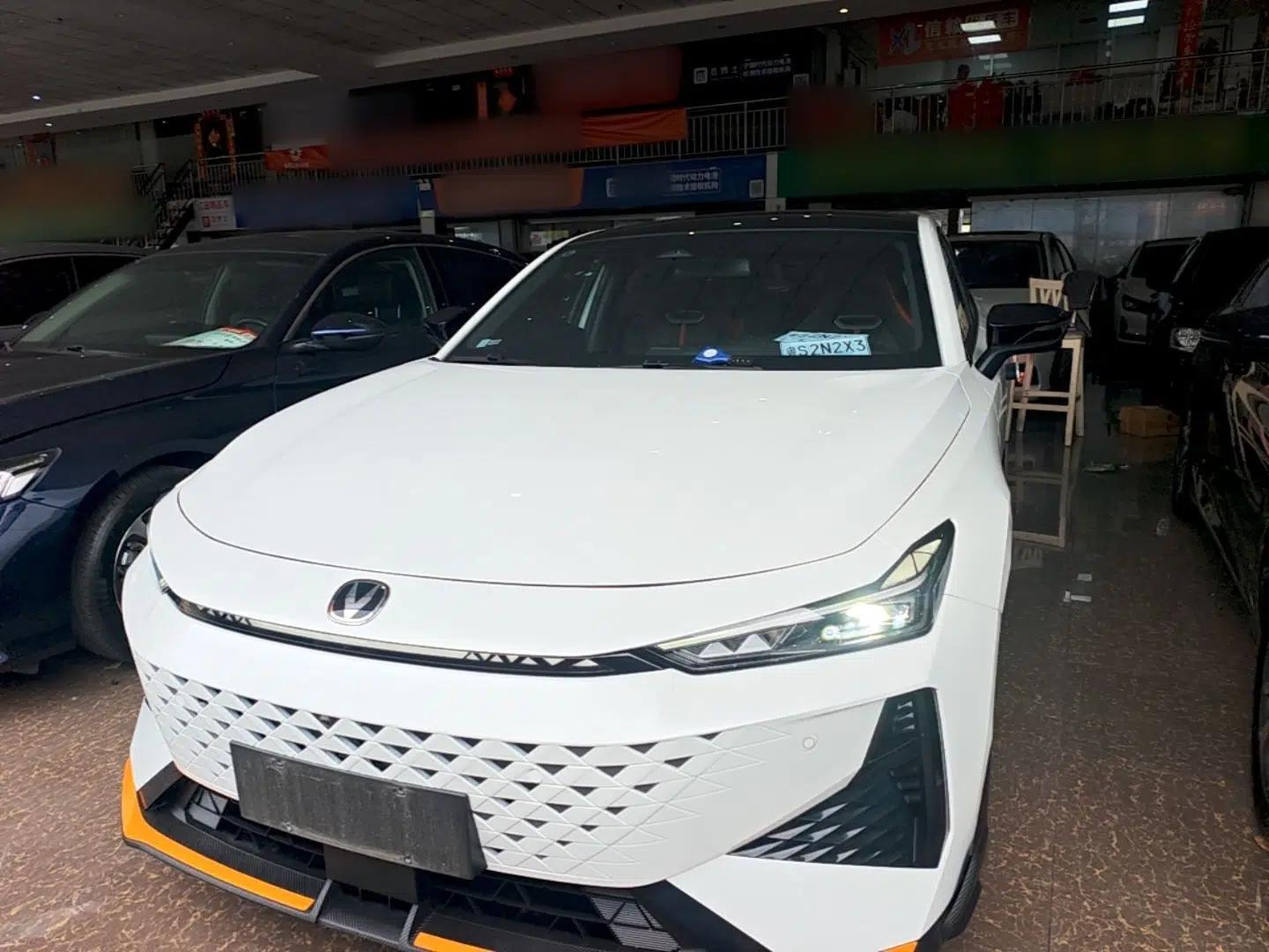 CHANGAN UNI-V 2025 1.5T 500Bar Prestige Sporty Version — миниатюра 2