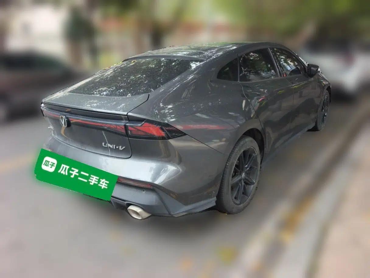 CHANGAN UNI-V 2023 1.5T Prestige Model — миниатюра 6