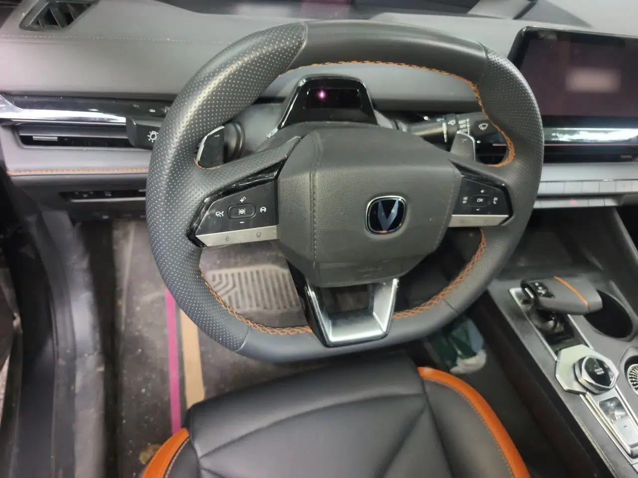 CHANGAN UNI-V 2023 1.5T Prestige Model — миниатюра 9