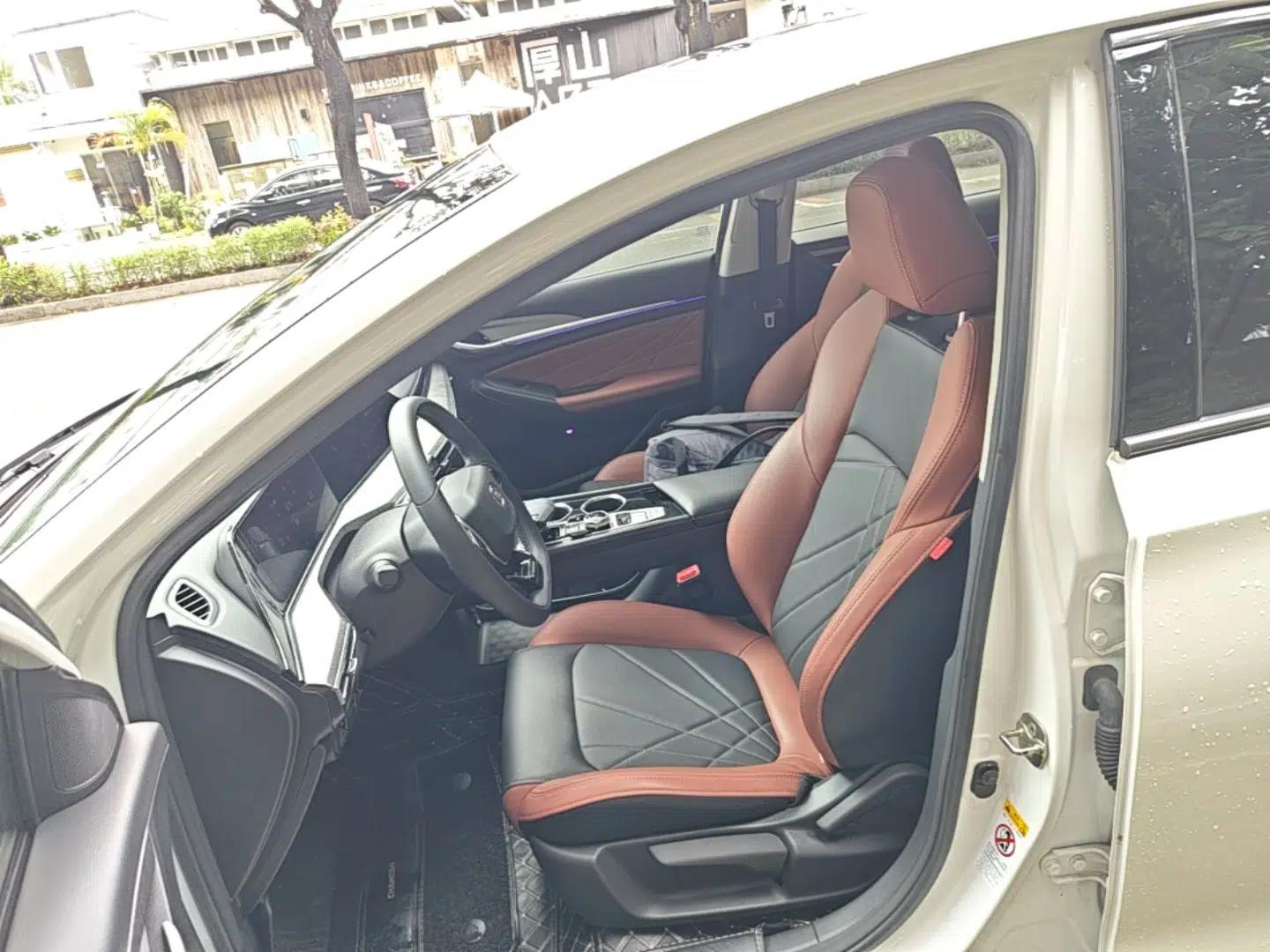 CHANGAN Eado 2023 Changan Edition PLUS Blue Whale NE 1.4T GDI DCT Prestige Version — миниатюра 18